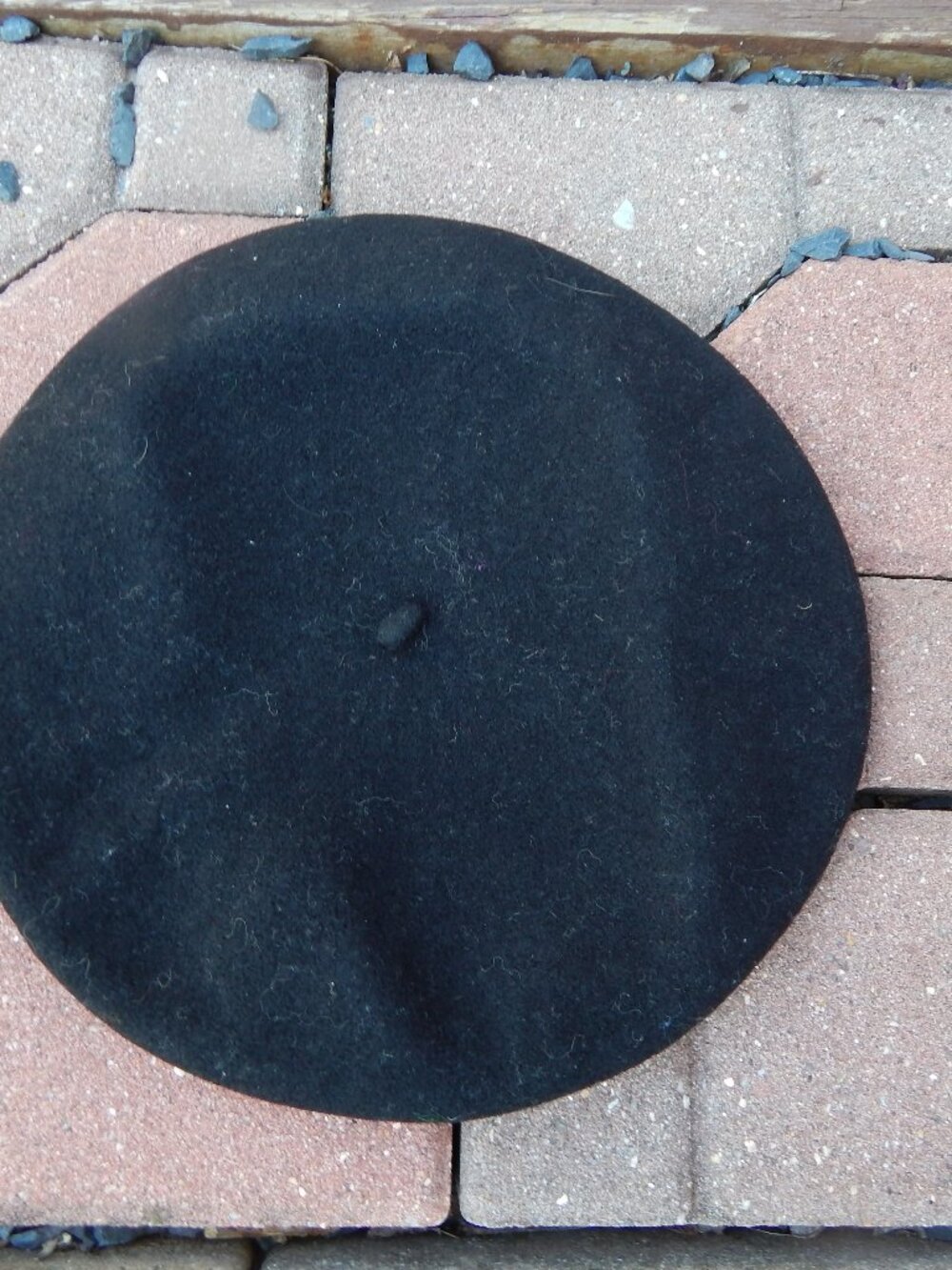 Vintage Paris Beret Basque 100% Wool Beret Hat Black Made In France 9 1/2 57 NEW